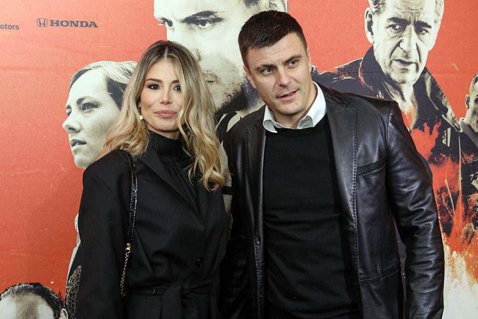 ФОТО: Веќе не ја кријат љубовта, водителката Ана Михајловски во врска со актерот од популарниот филм „Јужен ветер“