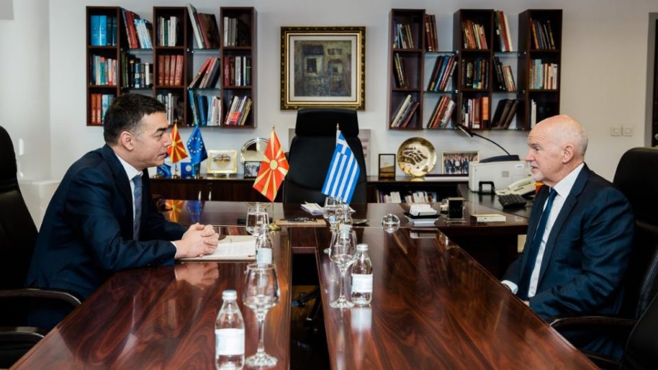 Димитров – Папандреу: Министерот не кажа дали му се пожалил за таблата во Труд и социјала