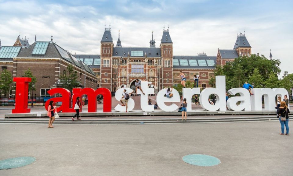 Од месец мај, нема повеќе пушење џоинт на јавни места во Амстердам