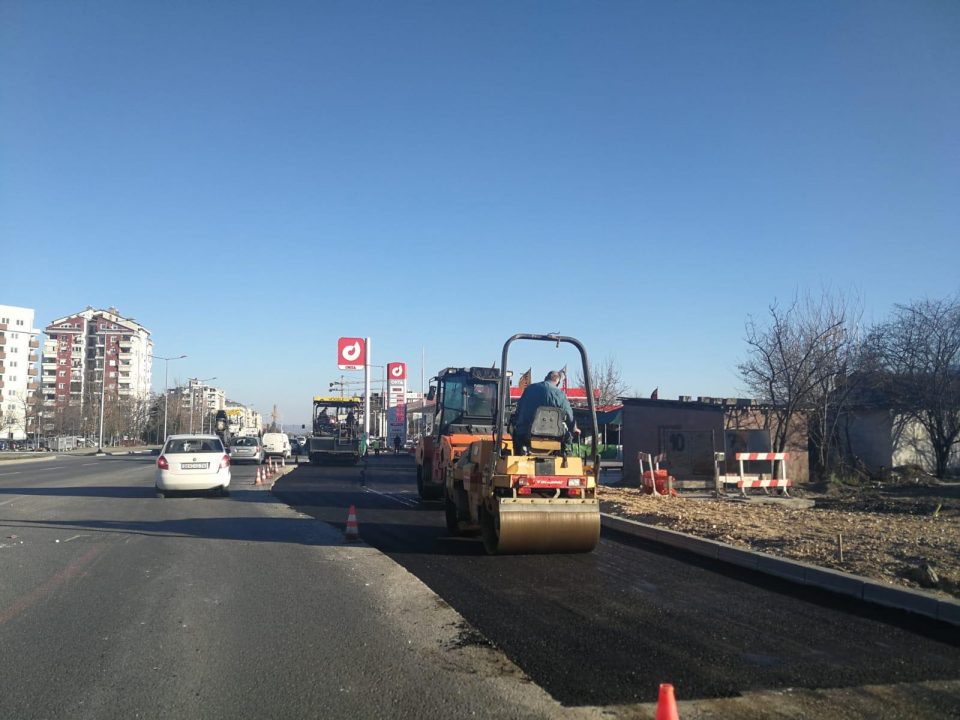 „На Шилегов му требаа 2 години за да ја сруши куќичката на бул. Трета Македонска Бригада, и уште 128 дена за асфалтирање 50 метри“