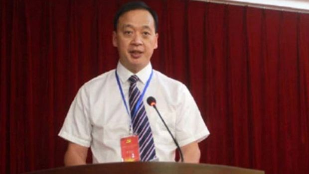 Почина директорот на главната болница во Вухан, втор доктор кој го загуби животот од коронавирусот