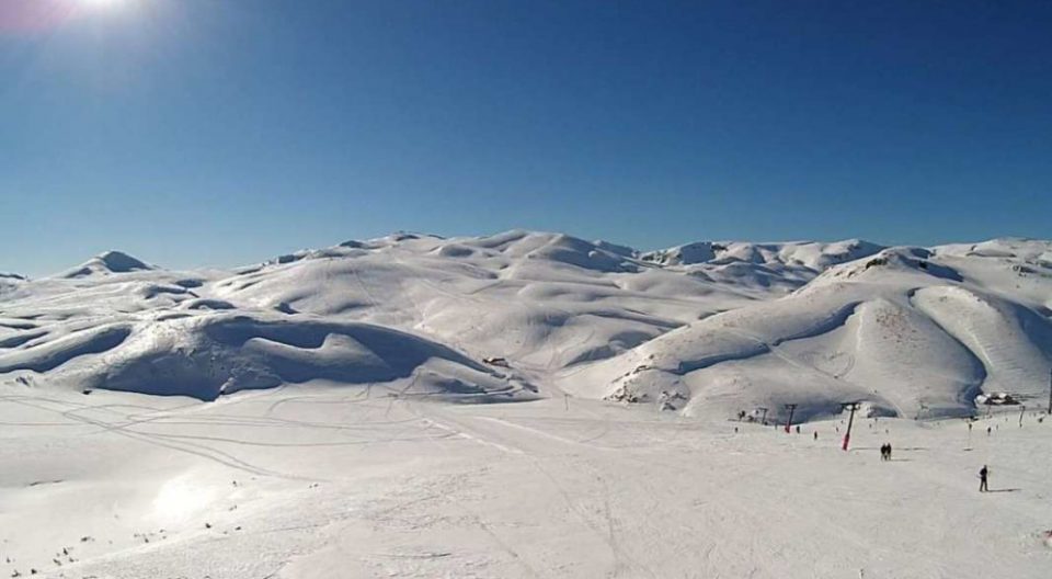 На Попова Шапка промоција на опрема за безбедност при лавини и скијање во длабок снег