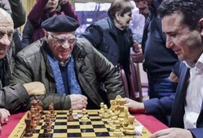 Заев си направи шах-мат: „Она кога правиш измами и во шахот“