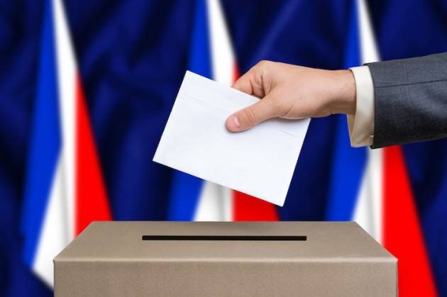 Започна официјалната предизборна кампања за општинските избори во Франција