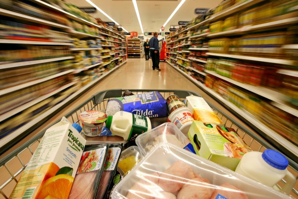 Од денеска во сила нови мерки во супермаркетите во Грција