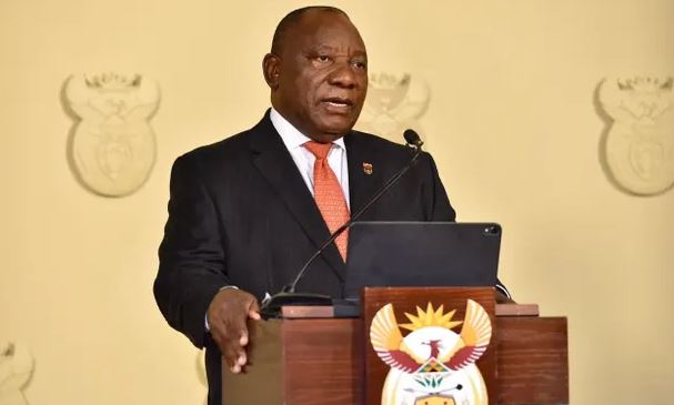 Јужна Африка од четврток воведува забрана за движење
