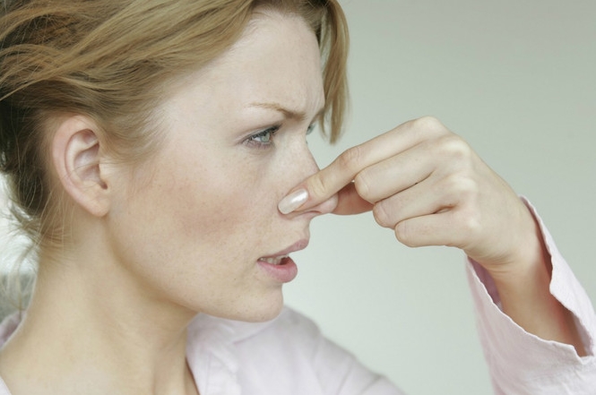 Зошто губењето на сетилото за мирис може да е симптом на Ковид-19?