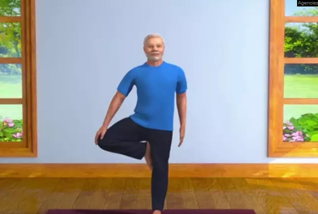 ВИДЕО: Индискиот премиер од карантин објавува видеа со вежби за јога