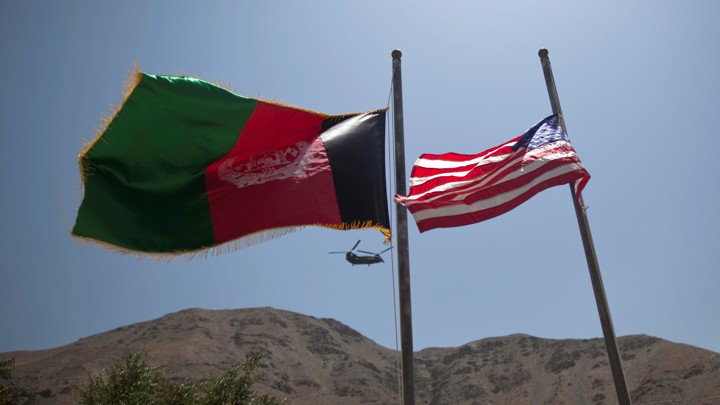 Специјалниот претставник на САД за Авганистан на турнеја низ Европа и Азија