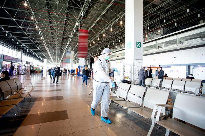 Последните патници слетаа на скопскиот аеродром- авионот полн со патници пристигна од земјата во која ситуацијата е алармантна