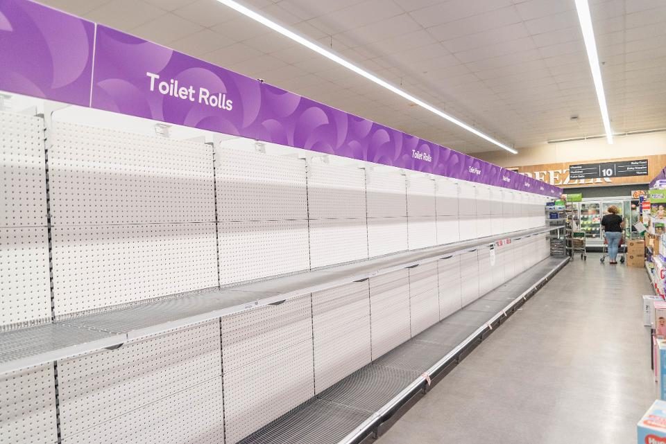 Тепачки во супермаркетите во Германија за тоалетна хартија