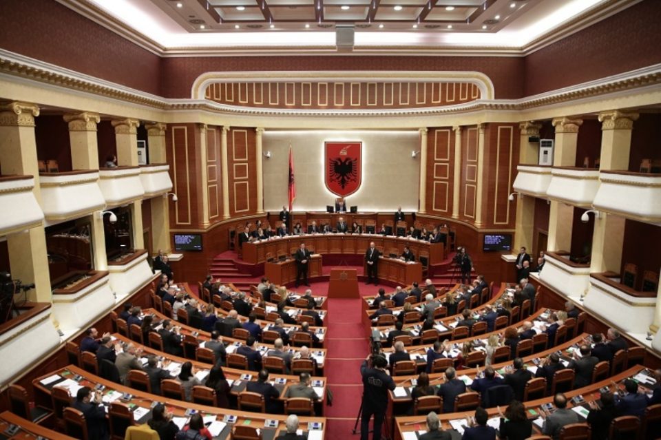 Албанскиот Парламент изгласа Резолуција за Косово