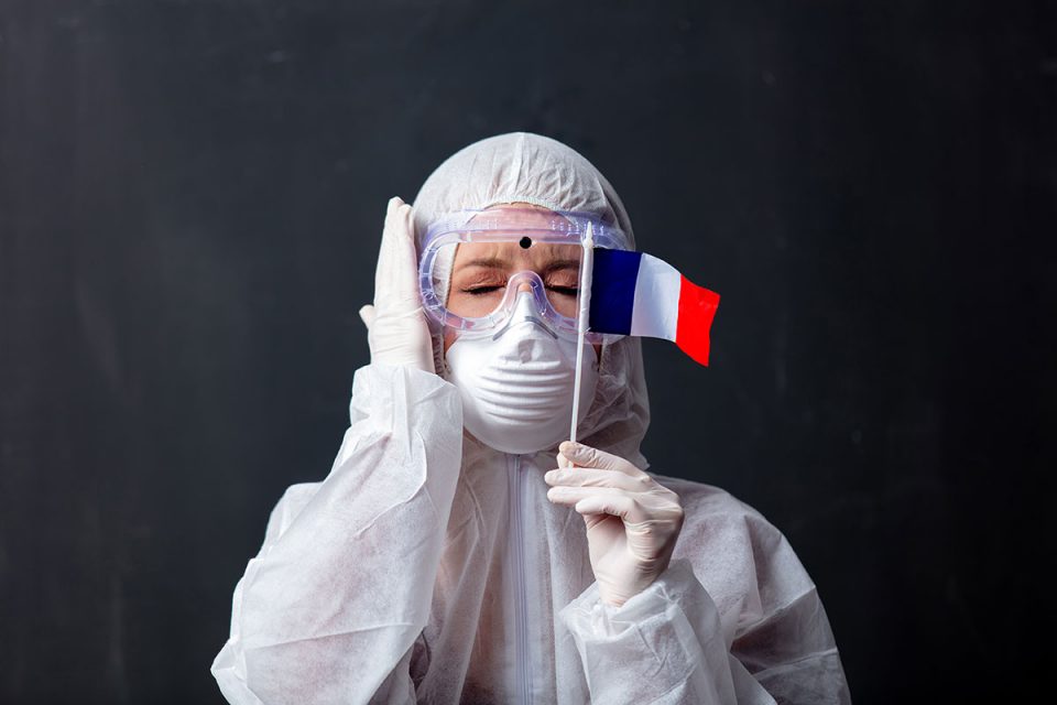 Задолжително носење маски на затворени места во Франција