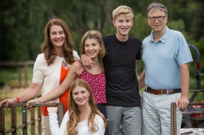 Личниот доктор на Бил Гејтс открива: Ниту едно од трите негови деца не е вакцинирано