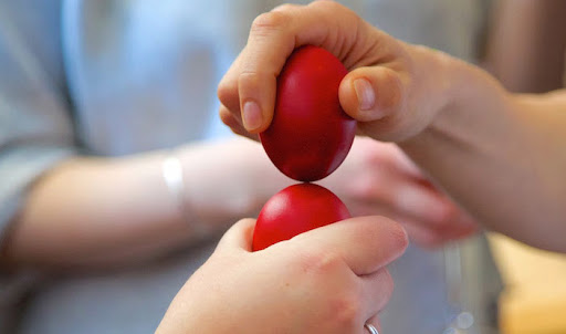 Легенда, традиција и обичаи – Знаете ли зошто се бојадисуваат велигденските јајца?