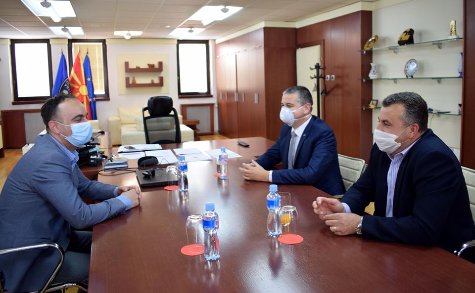 Чулев оствари средба со македонските претставници во Албанија