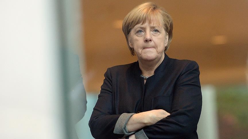 ЦДУ го бира наследникот на Меркел