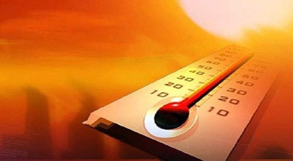 Рекордно високи температури за викендот во Грција