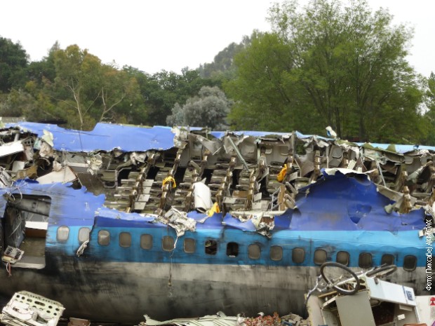 Се урна авион со хуманитарна помош, 7 лица загинаа