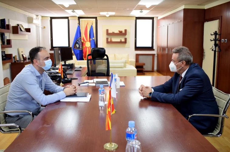 Чулев оствари средба со чешкиот амбасадор