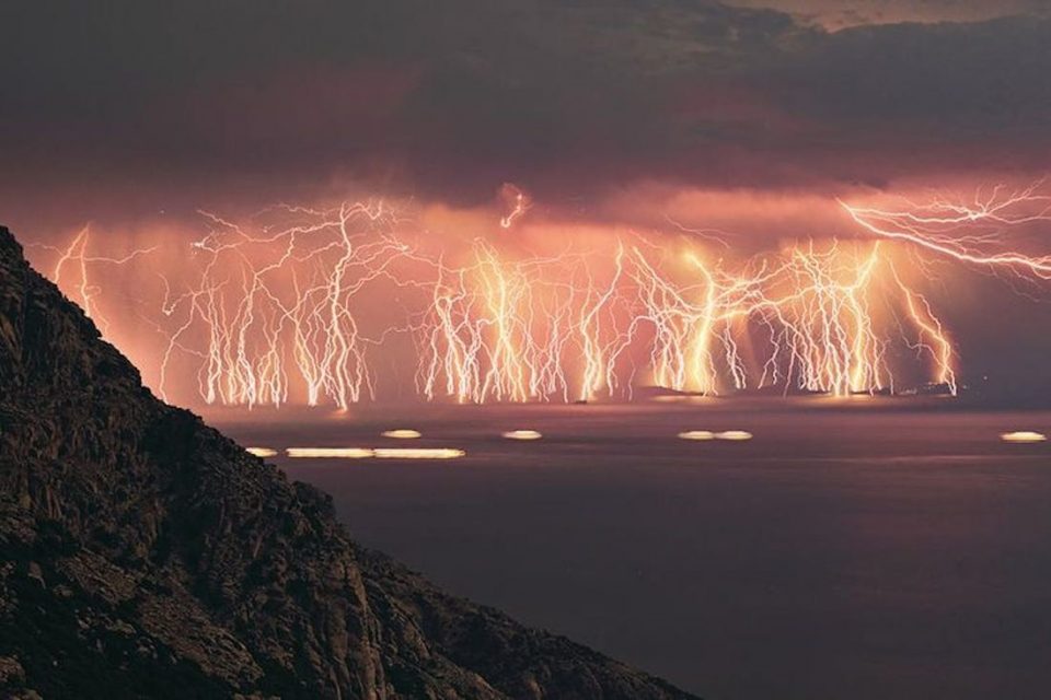 Невреме во северна Грција, регистрирани 1.500 молњи