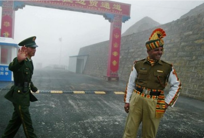 Кина и Индија се согласија да ги повлечат своите сили од Хималаите
