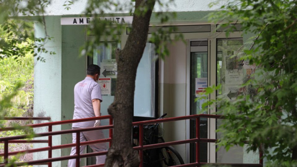 Филипче: Болниците се преоптоварени како никогаш од почетокот на епидемијата