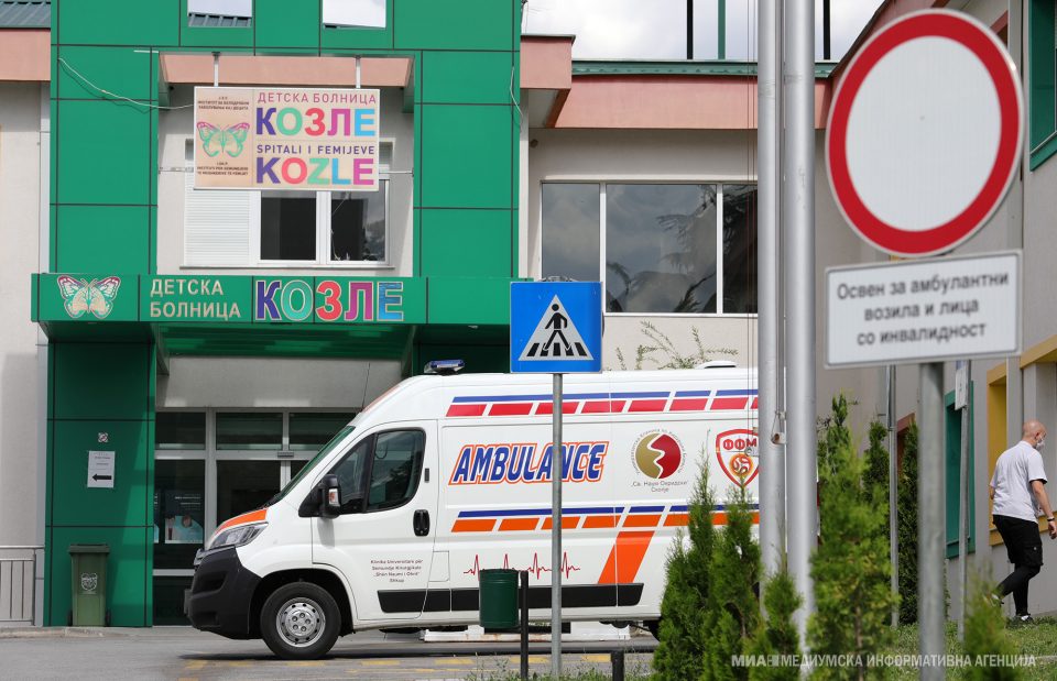 Врие во детската болница Козле: Заразени и здрави деца во иста амбуланта, педијатрите бараат итно резрешување на директорот Андоновски