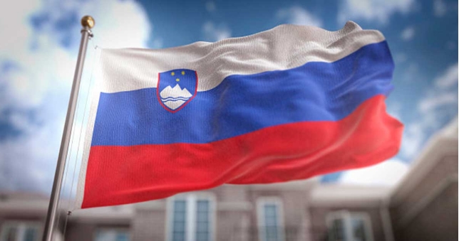 Словенија од понеделник воведува задолжителен карантин