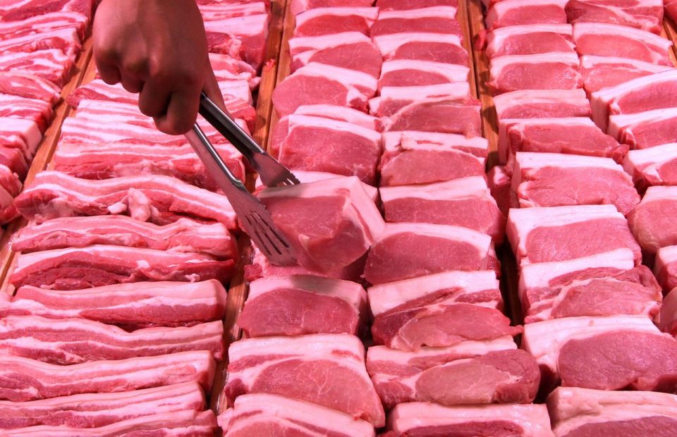 Веганите издејствувале забрана на натпревар во печење свинско во Србија