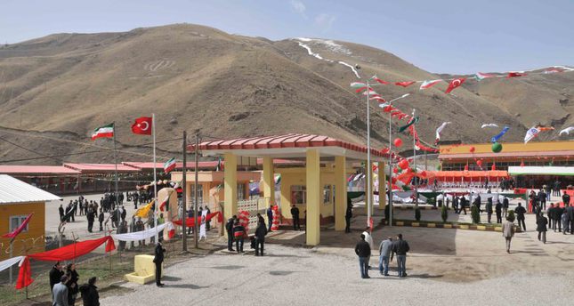 Турција повторно ја отвори границата кон Иран и Ирак за товарниот сообраќај