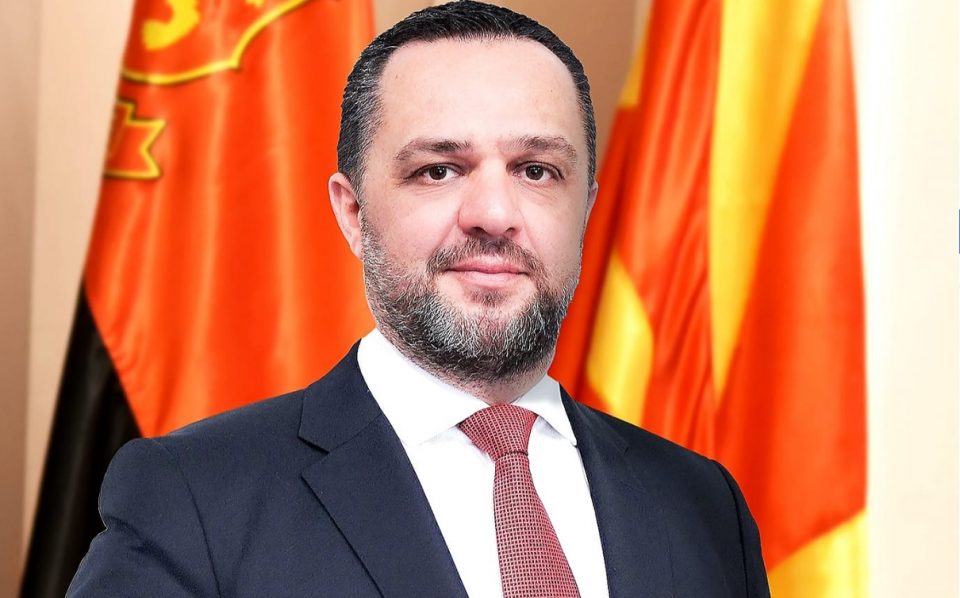 Димовски: Секој од нас, без разлика дали е  ВМРО-ВЕЦ, СДС-ОВЕЦ, ЛЕВИЧАР, ДЕМОКРАТ е должен на свој начин да се спротистави на ова лудило и предавство