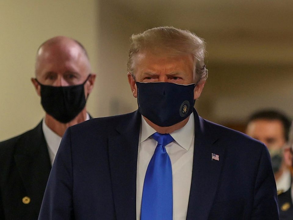 Трамп: Носете заштитни маски, пандемијата се влошува
