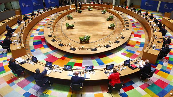 Маратонскиот ЕУ самит за економски спас урива рекорди во времетраење