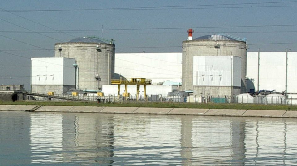 Затворена најстарата француска нуклеарна електрана