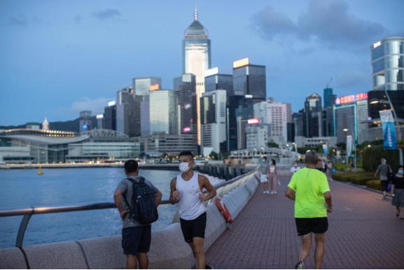 Хонг Конг: Кој ќе одбие тестирање за Ковид-19, ќе се соочи со драстични казни