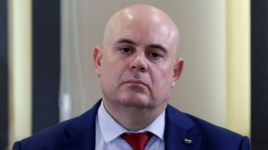 Бугарскиот главен обвинител Иван Гешев не поднесува оставка