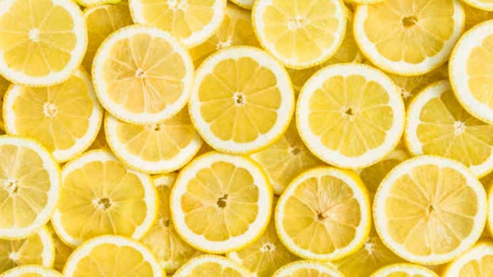 Лимонот е многу здрав, но луѓето кои ги имаат овие проблеми НЕ СМЕАТ да го консумираат