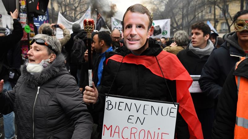 Продолжуваат насилствата низ Франција за време на празнувањето на Денот на републиката