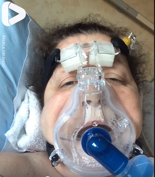 ШОК ВИДЕО: Медицинска сестра ги снимила последните денови пред коронавирусот да ја победи