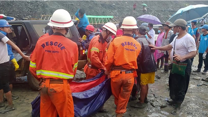ФОТО: Најмалку 110 рудари загинаа во свлечиште во рудник за жад во Мјанмар