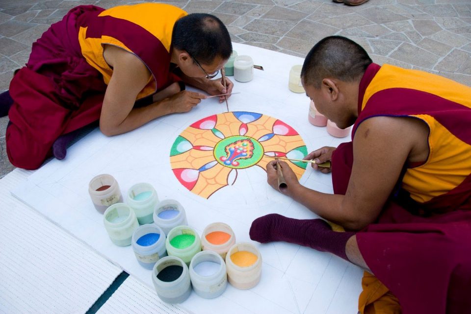Стар тибетски тест со само 3 прашања кој открива многу за вас