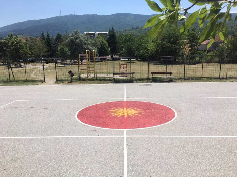 ФОТО: Сонцето од Кутлеш осамна на игралиштето во населба Хром