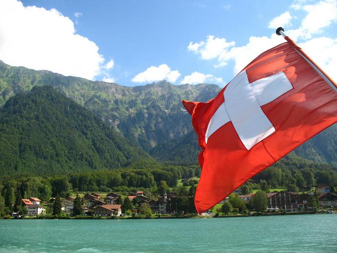 Швајцарија ги укинува речиси сите мерки против Ковид-19