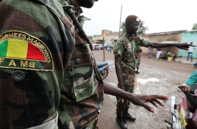 Бунт во Мали, наводно уапсени претседателот, премиерот и неколку министри
