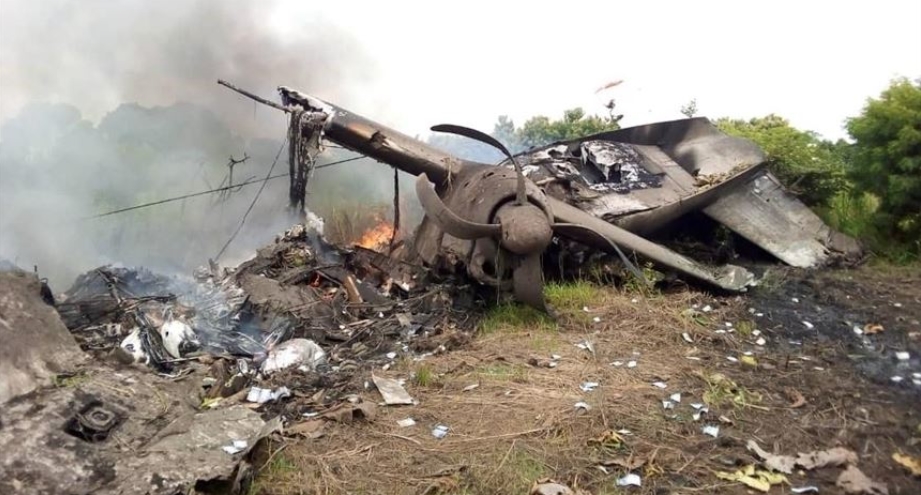 ФОТО: Се урна авион по полетувањето од аеродром во Јужен Судан