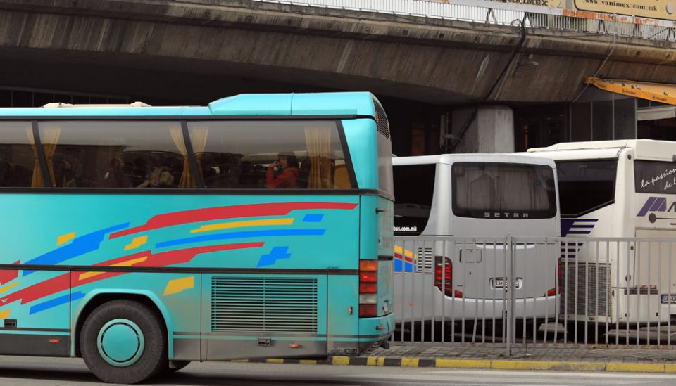 Автобускиот превоз драстично намален, градскиот за 68,6 отсто, меѓуградскиот за 74,8 проценти