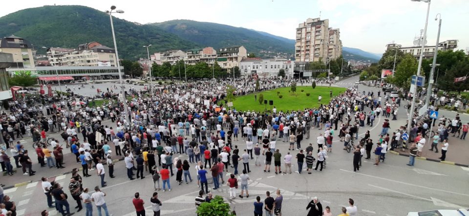 Граѓаните денеска на нови протести и блокади против покачувањето на струјата