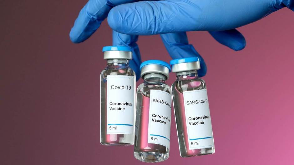 Научници од Оксфорд: Се испитуваат ефектите од мешањето на различни вакцини против Ковид-19