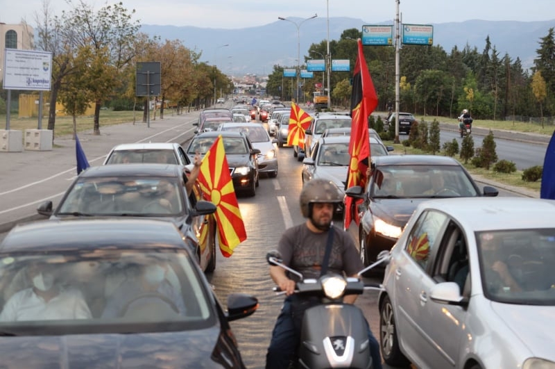 Мицкоски по масовниот протест вчера: Богата влада, сиромашен народ, оставка! (ВИДЕО)